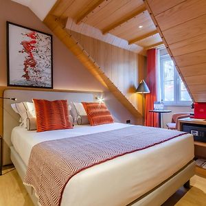 Zimmer mit Kingsize-Bett